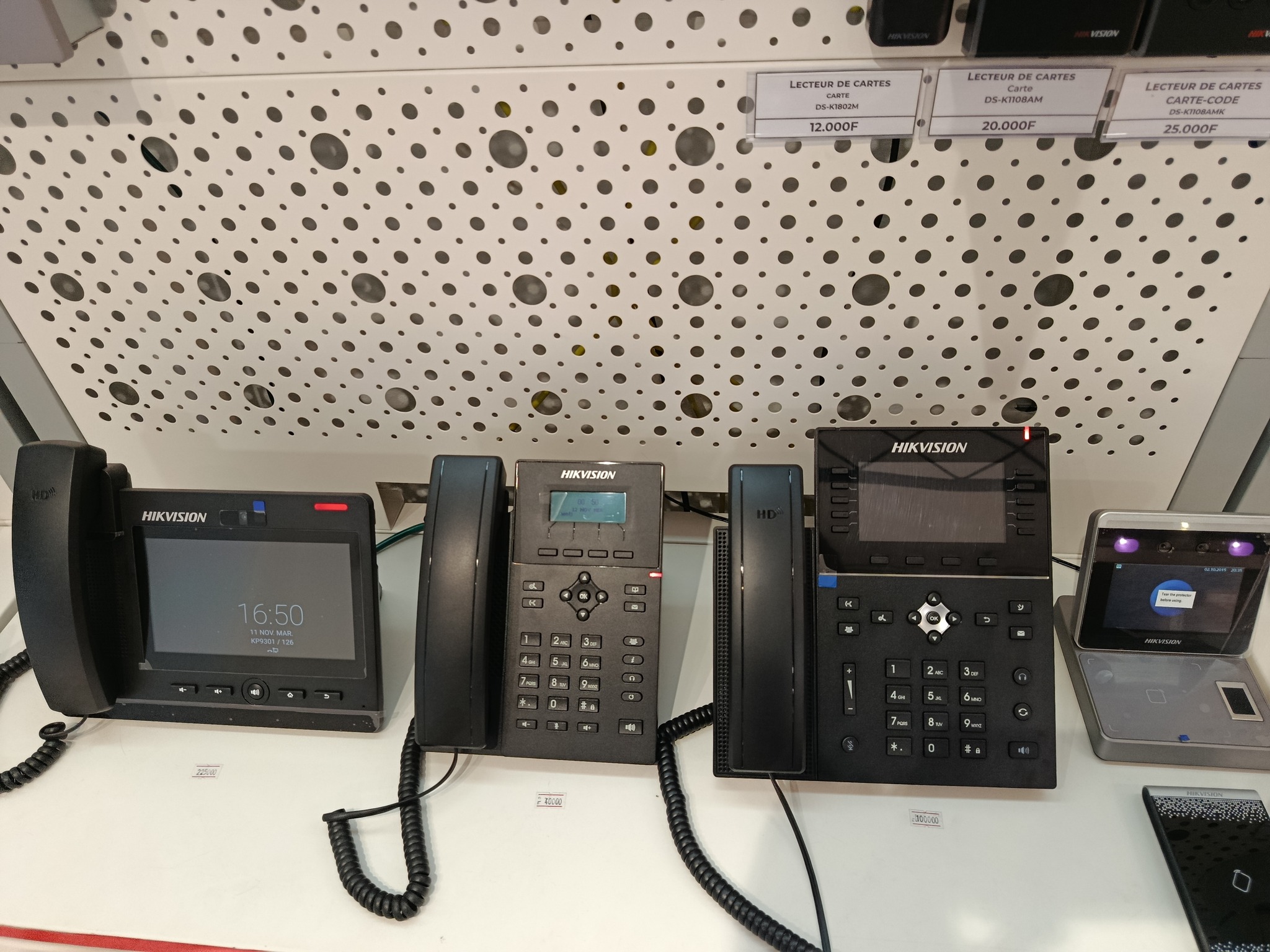 Installation Téléphonique IP / IPBX VoIP à Marrakech – Solutions Entreprises, Hôtels, Riads