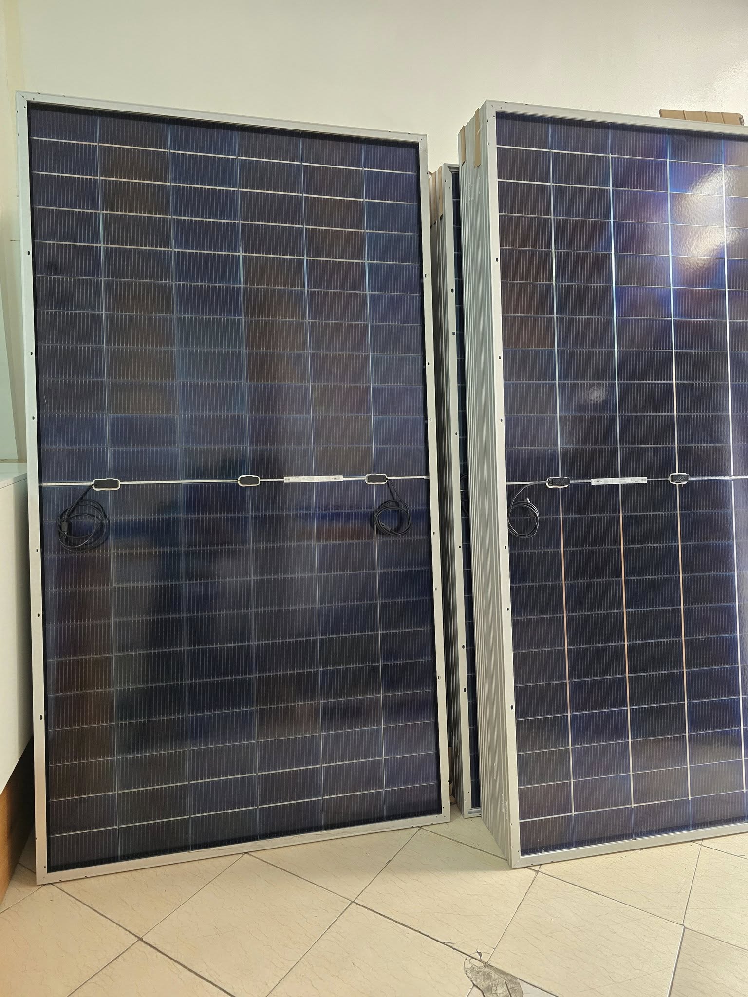 Installation & Réparation de Panneaux Solaires à Marrakech — Particuliers, Hôtels, Entreprises & Villas
